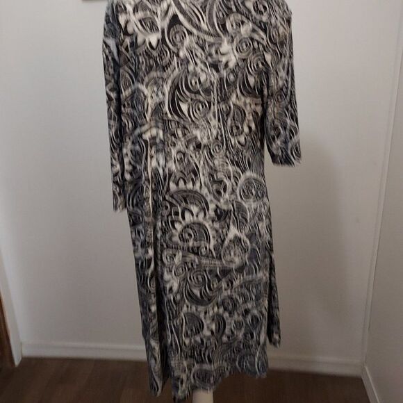 FANTAZIA M pit to pit 22 inch length 34 1`/2 VCG - Picture 2 of 3